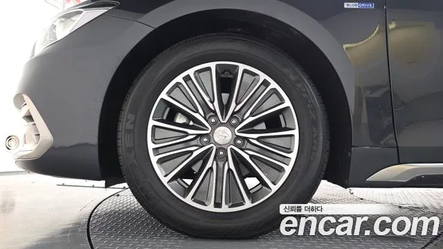 Hyundai Grandeur 2017 thumb 4