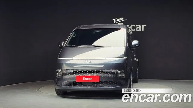 Hyundai Staria 2023 thumb 3