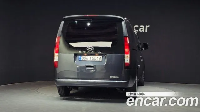 Hyundai Staria 2023 thumb 4