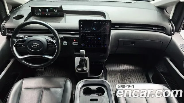 Hyundai Staria 2023 thumb 7