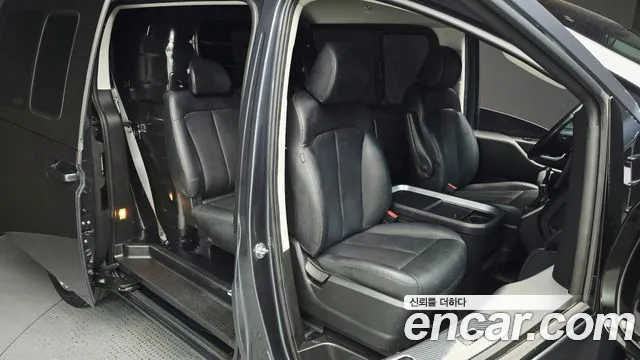 Hyundai Staria 2023 thumb 11