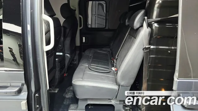 Hyundai Staria 2023 thumb 12