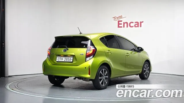 Toyota Prius 2018 thumb 2