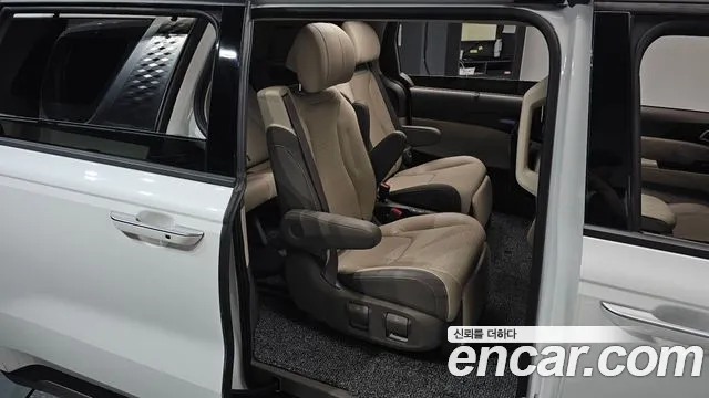 Kia Carnival 2022 thumb 11