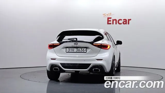 Infiniti Q30 2019 thumb 4