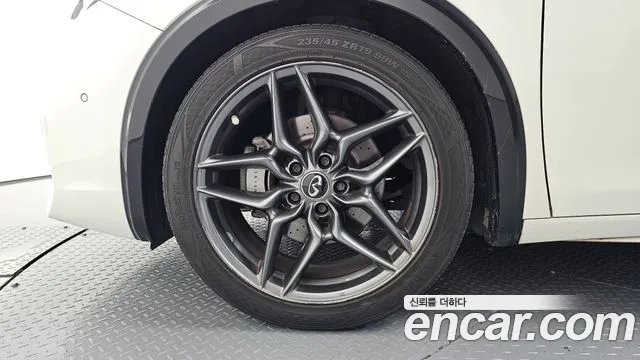 Infiniti Q30 2019 thumb 5