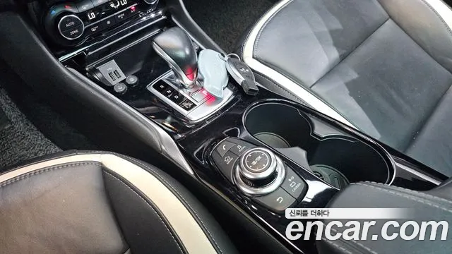 Infiniti Q30 2019 thumb 9