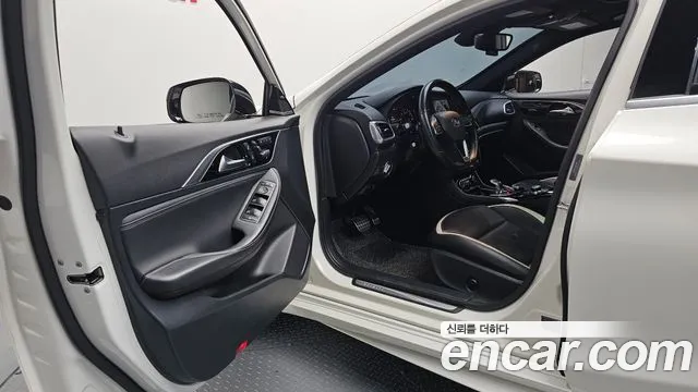 Infiniti Q30 2019 thumb 10