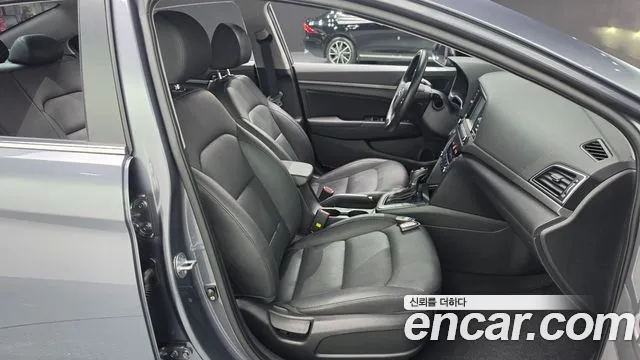 Hyundai Avante 2016 thumb 12