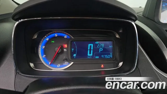 ChevroletGMDaewoo Tracker 2016 thumb 8