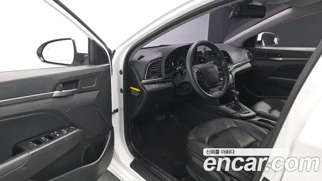 Hyundai Avante 2017 thumb 10