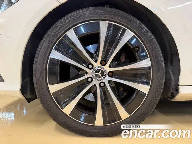 Mercedes-Benz E-Класс 2014 thumb 5