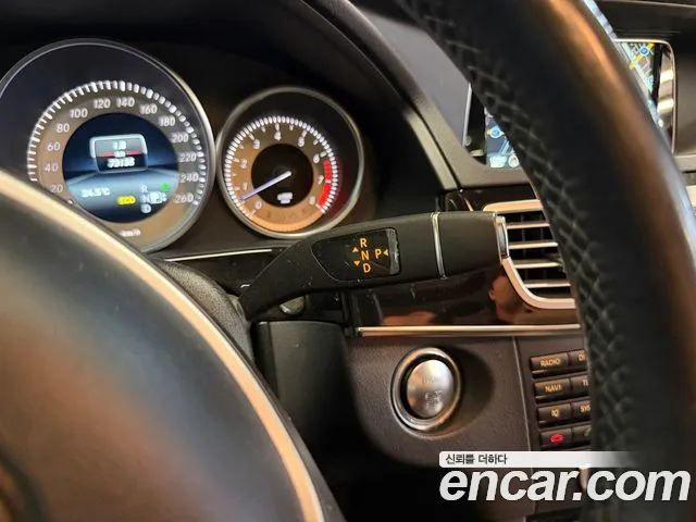Mercedes-Benz E-Класс 2014 thumb 9