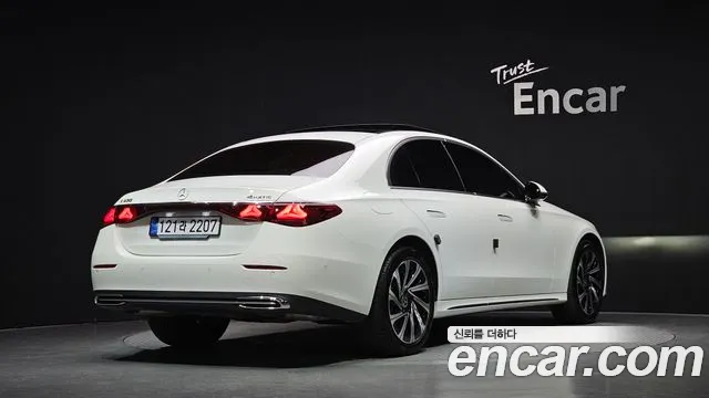 Mercedes-Benz E-Класс 2025 thumb 2