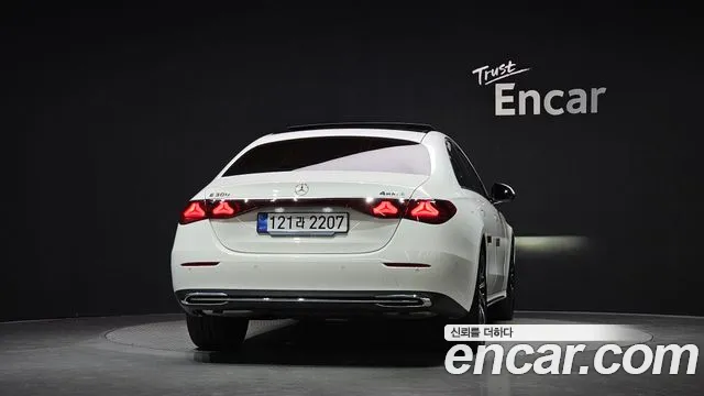 Mercedes-Benz E-Класс 2025 thumb 4