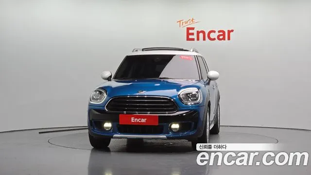 MINI Countryman 2019 thumb 2