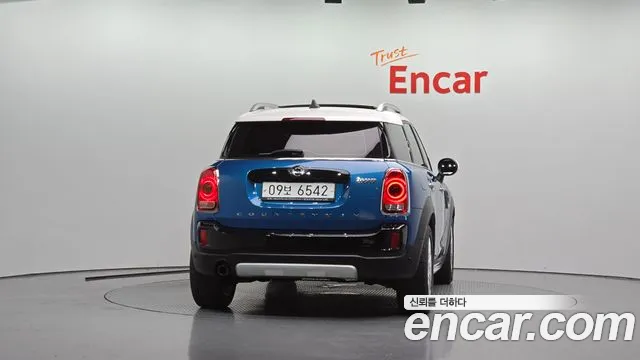 MINI Countryman 2019 thumb 3