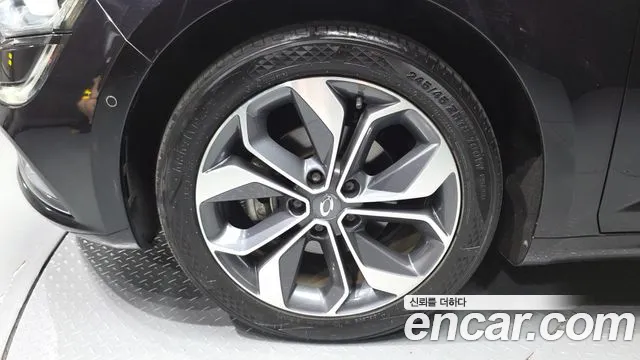 Renault-KoreaSamsung Megane 2018 thumb 5