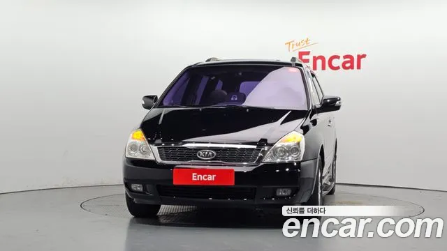 Kia Carnival 2012 thumb 3
