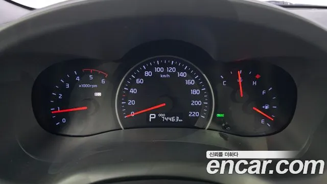 Kia Carnival 2012 thumb 8