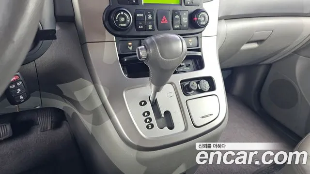 Kia Carnival 2012 thumb 9