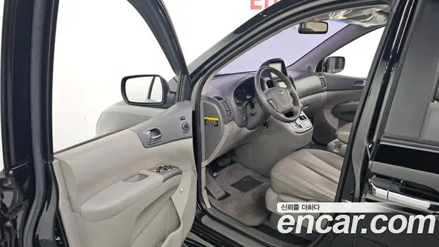Kia Carnival 2012 thumb 10