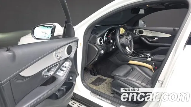 Mercedes-Benz GLC 2017 thumb 10