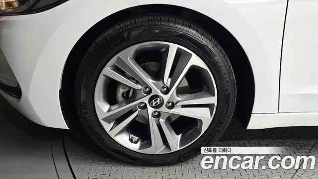 Hyundai Avante 2018 thumb 5
