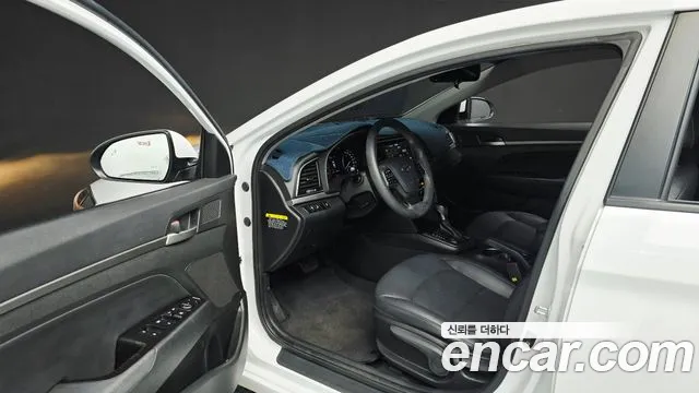 Hyundai Avante 2018 thumb 10