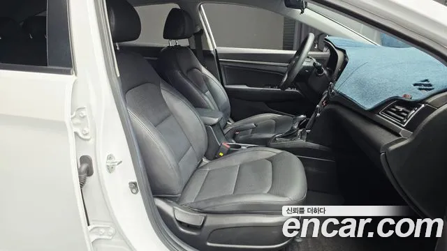 Hyundai Avante 2018 thumb 12