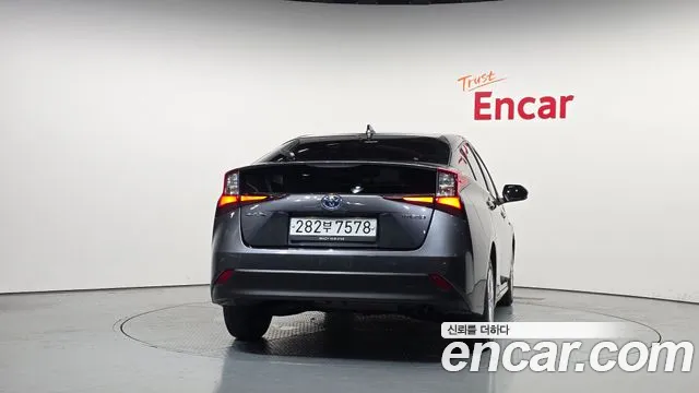 Toyota Prius 2019 thumb 4