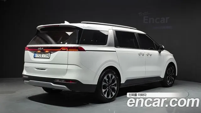 Kia Carnival 2022 thumb 2