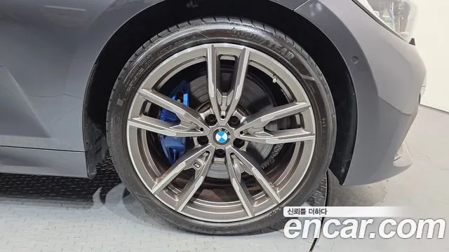 BMW 3-Series 2021 thumb 5