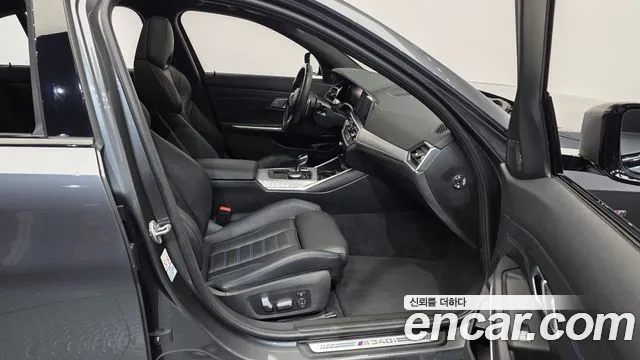 BMW 3-Series 2021 thumb 11