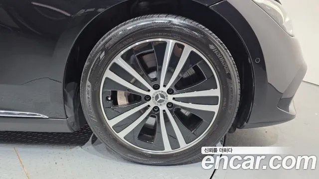 Mercedes-Benz EQE 2023 thumb 5