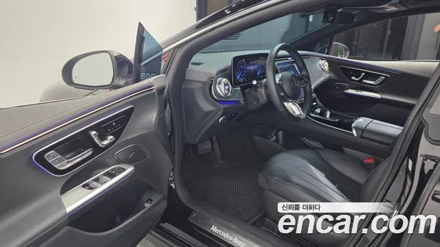 Mercedes-Benz EQE 2023 thumb 10