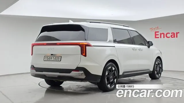 Kia Carnival 2024 thumb 2