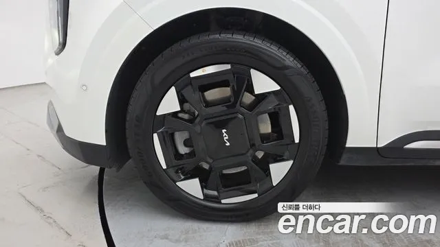 Kia Carnival 2024 thumb 5