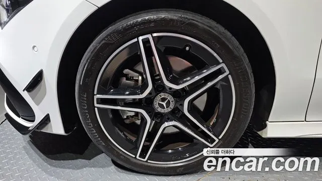 Mercedes-Benz CLA 2023 thumb 5