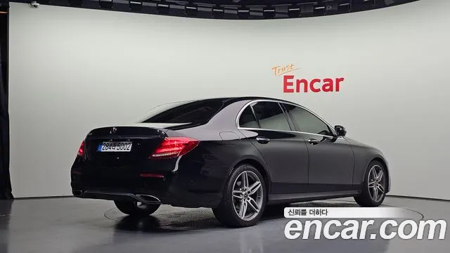Mercedes-Benz E-Класс 2019 thumb 2