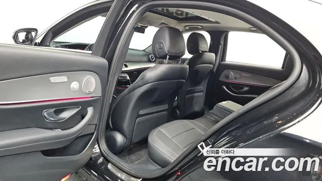 Mercedes-Benz E-Класс 2019 thumb 11