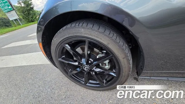 Mazda MX-5 Miata 2022 thumb 6