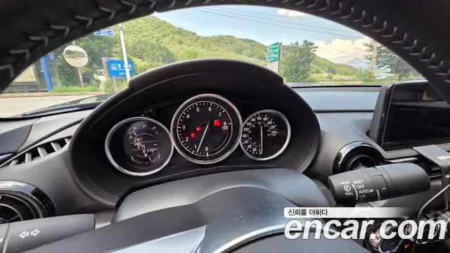 Mazda MX-5 Miata 2022 thumb 9