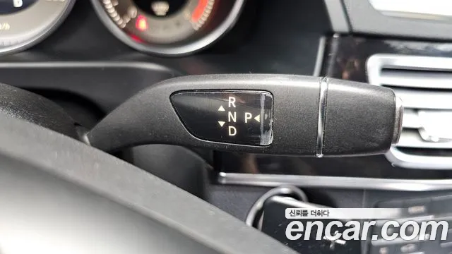Mercedes-Benz E-Класс 2016 thumb 9