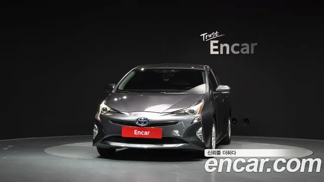Toyota Prius 2017 thumb 3