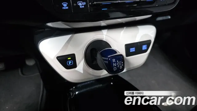 Toyota Prius 2017 thumb 9