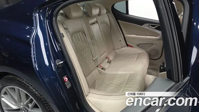 Genesis G70 2019 thumb 12