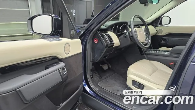 Land Rover Discovery 2018 thumb 10