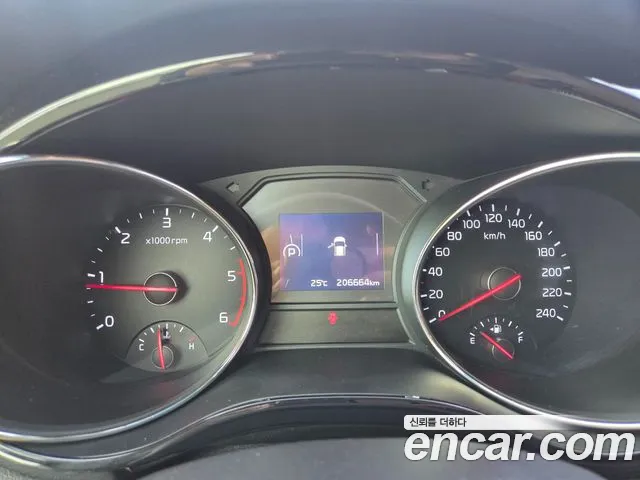 Kia Carnival 2015 thumb 8