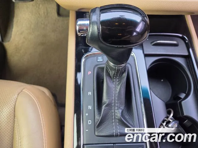 Kia Carnival 2015 thumb 9
